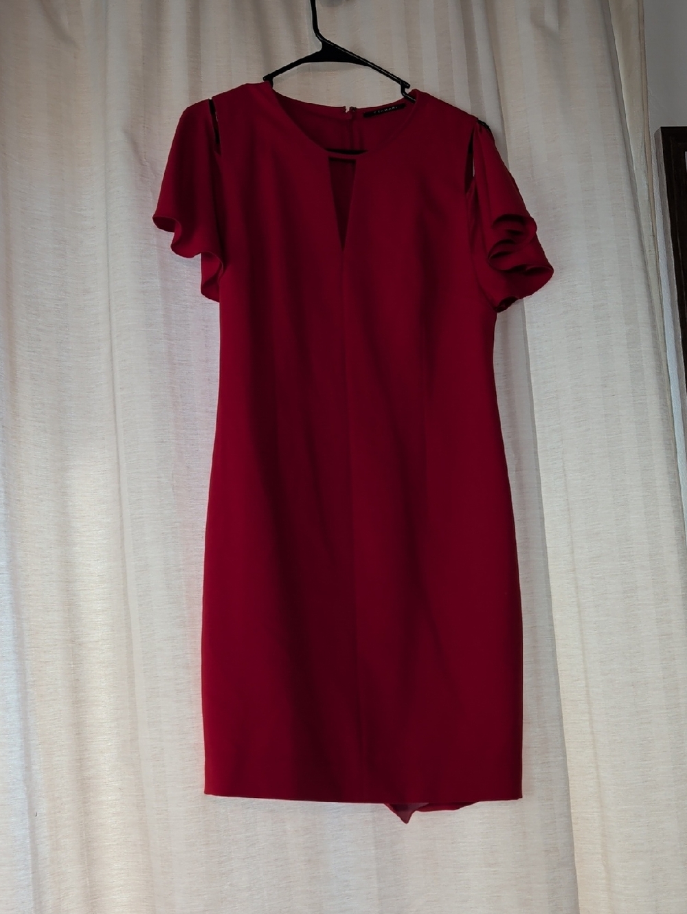 T Tahari Red Mini Sheath Dress with Keyhole Neck and Flutter Sleeves